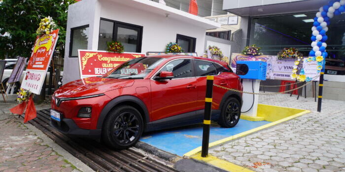 Salah produk dari Vinfast VF6 pada Grand Opening Vinfast Balikpapan. Foto: BorneoFlash/Berthan Alif N.