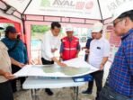 Direktur Anggaran Bidang Perekonomian dan Kemaritiman (ABID Ekontim), Kementerian Keuangan, Tri Budhianto meninjau Paket Proyek Peningkatan Jalan Paket A di Kawasan Inti Pusat Pemerintahan (KIPP) 1B, Ibu Kota Nusantara, pada Sabtu (20/09/2025). Foto: HO/Humas Otorita IKN