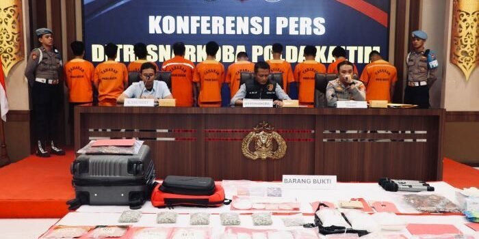 Ditresnarkoba Polda Kaltim Berhasil Ungkap Jaringan Narkoba Antarprovinsi dalam konferensi pers di Balikpapan, pada Selasa (16/09/2025). Foto: BorneoFlash/Agung Putra