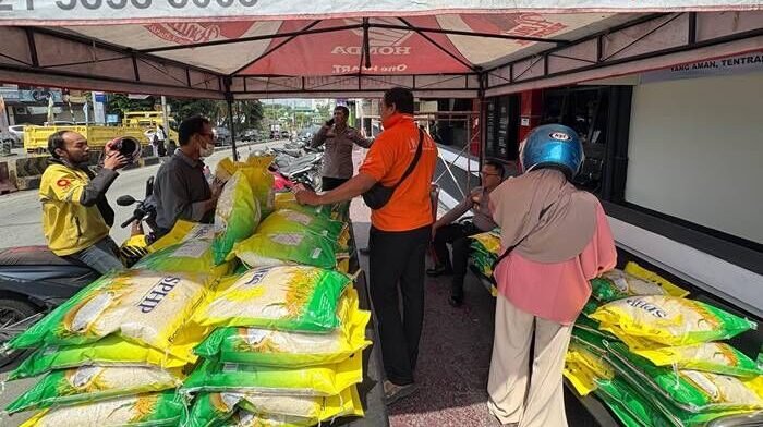 Polresta Balikpapan bersinergi dengan Bulog Balikpapan menggelar Gerakan Pangan Murah (GPM) sebagai upaya nyata menjaga ketahanan pangan dan menekan harga bahan pokok. Foto: BorneoFlash/Agung Putra