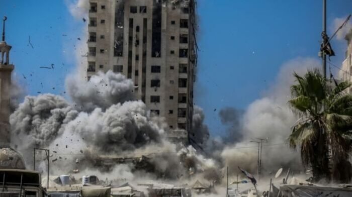 Ilustrasi. Peristiwa pemboman Menara Mushtaha oleh Israel di Jalur Gaza. Foto: ANTARA/Anadolu/py Ilustrasi. Peristiwa pemboman Menara Mushtaha oleh Israel di Jalur Gaza. Foto: ANTARA/Anadolu/py
