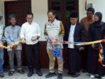 General Manager PLN UID Kaltimra, Muchamad Chaliq Fadli saat meresmikan rumah hunian milik Ali Imron melalui YBM PLN yang berkolaborasi dengan pemerintah daerah di Karang Joang, Balikpapan Utara, pada Jumat (19/9/2025). Foto: HO/PLN UID Kaltimra