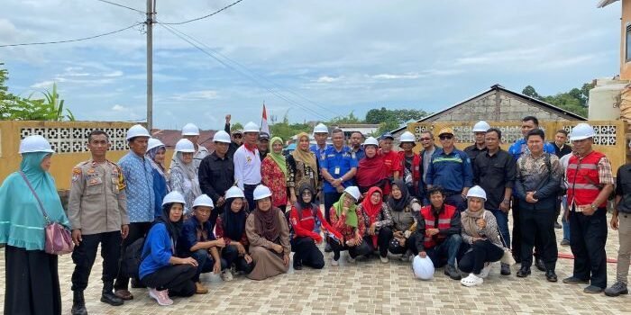 Kelurahan Mekar Sari bekerja sama dengan TP PKK, BPBD Kota Balikpapan, serta relawan Katana, kelurahan ini menggelar pelatihan kesiapsiagaan bencana, pada Kamis (11/9/2025). Foto: BorneoFlash/Ist