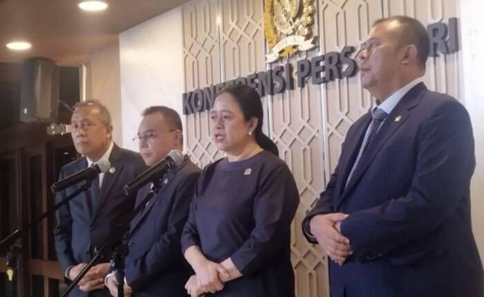 Ketua DPR RI Puan Maharani bersama jajaran Pimpinan DPR RI saat konferensi pers di kompleks parlemen, Jakarta, Selasa (23/9/2025). FOTO : ANTARA/Bagus Ahmad Rizaldi