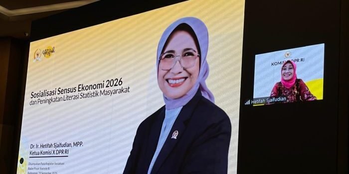 Ketua Komisi X DPR RI, Hetifah Sjaifudian saat memaparkan Sosialisasi Sensus Ekonomi dan Peningkatan Literasi Statistik Masyarakat secara daring, yang digelar Badan Pusat Statistik (BPS),  di Grand Tjokro Hotel Balikpapan, pada Senin (29/9/2025). Foto: Bo