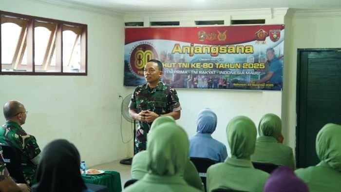 Kodam VI/Mulawarman menggelar kegiatan anjangsana sebagai wujud kepedulian, kebersamaan, dan penghormatan kepada para pejuang bangsa serta keluarga besar TNI, pada Rabu (24/09/2025). Foto: HO/Pendam VI/Mlw