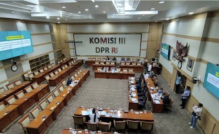 Komisi III DPR RI menggelar uji kelayakan dan kepatutan calon hakim agung di kompleks parlemen, Jakarta, Senin (16/9/2025). FOTO: ANTARA/Bagus Ahmad Rizaldi Komisi III DPR RI menggelar uji kelayakan dan kepatutan calon hakim agung di kompleks parlemen, Jakarta, Senin (16/9/2025). FOTO: ANTARA/Bagus Ahmad Rizaldi