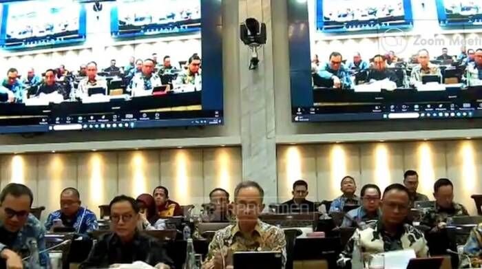 Tangkapan layar - Otoritas Jasa Keuangan (OJK) dalam rapat dengar pendapat dengan Komisi XI DPR RI di Jakarta, Rabu (17/9/2025). FOTO : ANTARA/Bayu Saputra.