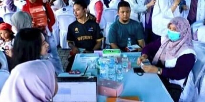 PDGI bersama Dinkes Kota Balikpapan gelar bakti sosial berupa pemeriksaan serta penyuluhan kesehatan gigi dan mulut bagi masyarakat di Grand City Balikpapan, pada Minggu (14/9/2025) Foto: BorneoFlash/Ist