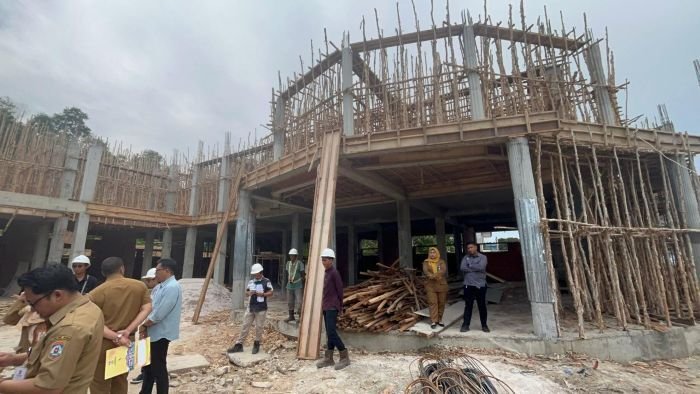 Pembangunan Puskesmas Sepinggan Baru di samping Gedung KNPI Jalan Ruhui Rahaju. Foto: BorneoFlash/Niken Sulastri