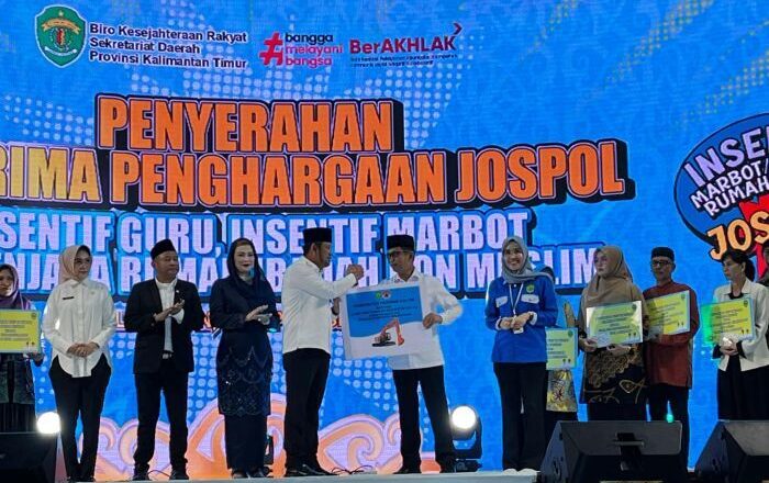 Penyerahan Kepada Perwakilan penerima manfaat Program Jospol dan Gratispol, di Balikpapan Sport and Convention Center (BSCC)/DOME, pada Rabu (17/9/2025). Foto: BorneoFlash/Niken Sulastri