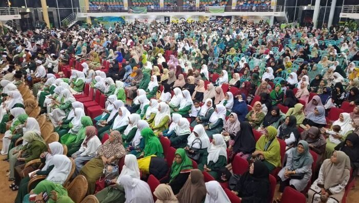 Peringatan Maulid Nabi Muhammad SAW 1447 Hijriah, yang diinisiasi Majelis Wakil Cabang Nahdlatul Ulama Balikpapan Selatan di Balikpapan Sport and Convention Center (BSCC)/DOME, pada Senin (29/9/2025) malam. Foto: BorneoFlash/Niken Sulastri