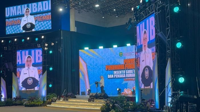 Plt. Asisten Administrasi Umum Setda Kaltim, Ismiati, saat Peluncuran SIMPATOR GEMAS di Balikpapan Sport and Convention Center (BSCC)/DOME, pada Rabu (17/9/2025). Foto: BorneoFlash/Niken Sulastri