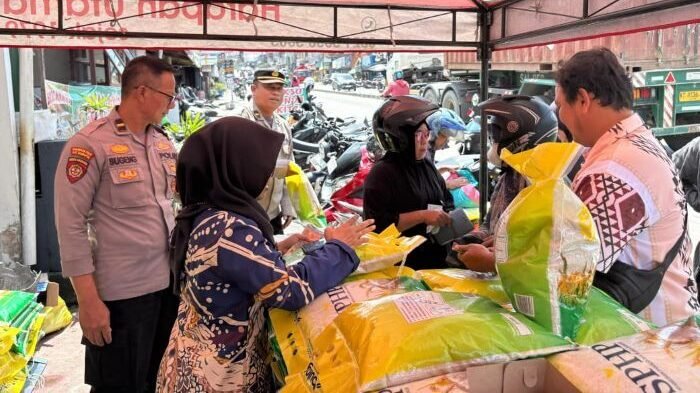 Polresta Balikpapan Gelar Program Gerakan Pangan Murah (GPM) secara rutin di berbagai wilayah kota Balikpapan, pada Jumat (19/09/2025).