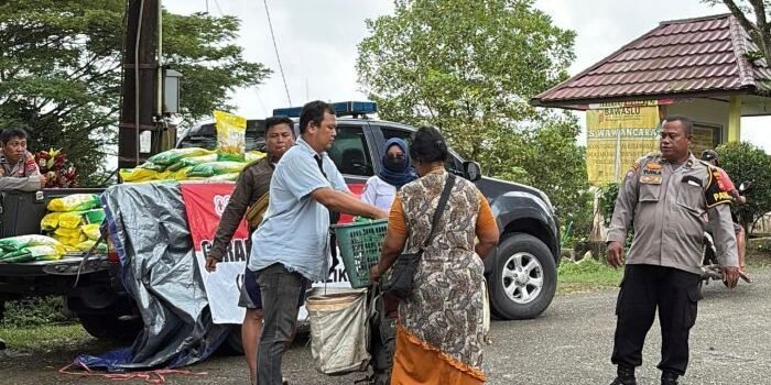 Polresta Balikpapan dan jajaran Polseknya menggelar Gerakan Pangan Murah (GPM). Foto: HO/Humas Polresta Balikpapan