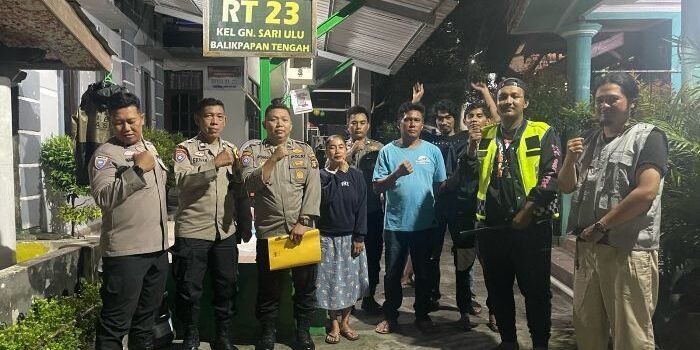 Polresta Balikpapan sambangi Satkamling di RT 23, Kelurahan Gunung Sari Ulu, Kecamatan Balikpapan Tengah, Pada Jumat (12/9/2025). Foto: HO/Humas Polresta Balikpapan