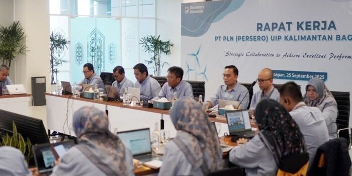 Rapat Kerja (Raker) Semester II PLN Persero Unit Induk Pembangunan Kalimantan Bagian Timur, yang digelar di Balikpapan, pada Kamis (25/9/2025). Foto: HO/PLN UIP KLT
