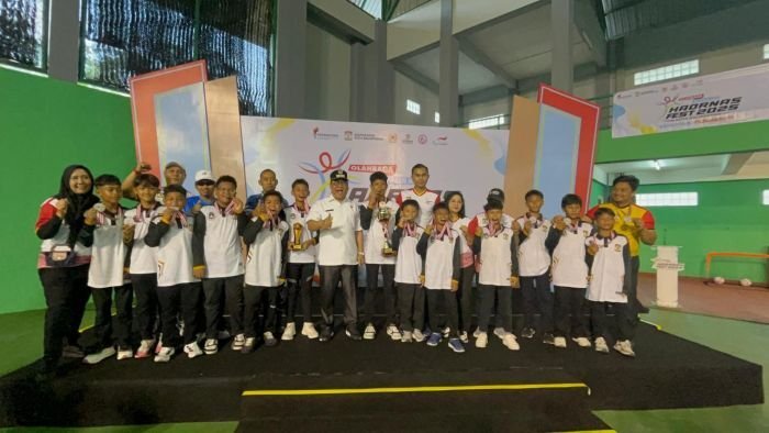 SSB Bebanir berhasil meraih gelar Runner Up Kejuaraan Nasional Forum Sepak Bola Sekolah Indonesia (Fossbi) 2025. Foto: BorneoFlash/Niken Sulastri