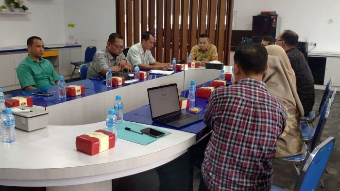 Sekretatiat DPRD Paser dalam penandatanganan MoU dengan Universitas Widya Gama Mahakam Samarinda dalam penyusunan naskah akademik 2 Raperda. Sekretariat DPRD Paser dalam penandatanganan MoU dengan Universitas Widya Gama Mahakam Samarinda dalam penyusunan naskah akademik 2 Raperda. Foto: HO/DPRD Paser