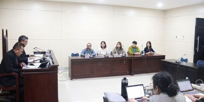 Sidang Majelis Komisi KPPU menjatuhkan sanksi denda sebesar Rp15 miliar kepada TikTok Nusantara yang digelar di Kantor Pusat KPPU, Jakarta, Senin (29/9/2025). Foto: HO/KPPU