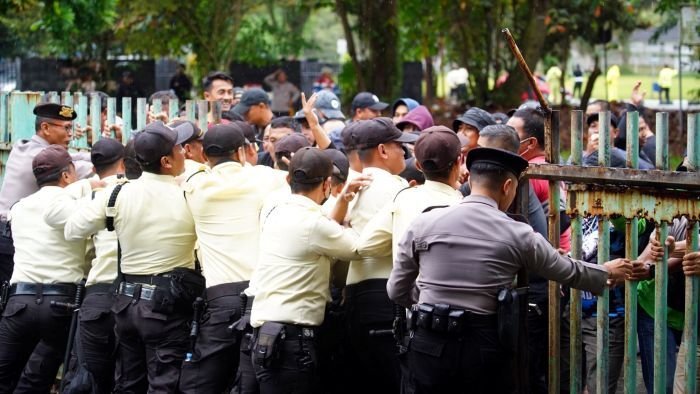 Simulasi penanganan keadaan darurat di Ex. Helipad Banua Patra, Kota Balikpapan, pada Kamis (18/9/2025). Foto: HO/KPI Unit Balikpapan