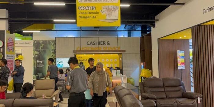 Suasana showroom ATRIA di Gedung Mitra 10 Balikpapan usai diresmikan, pada Rabu (3/9/2025). Foto: BorneoFlash/Niken Sulastri