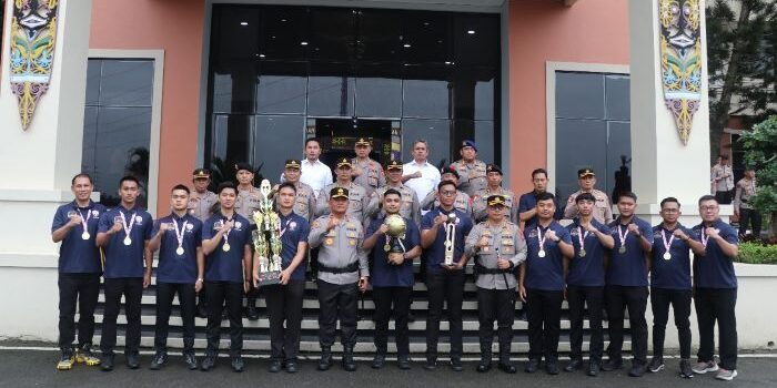 Tim Basket Bhayangkara Kaltim di bawah asuhan langsung Kapolresta Balikpapan Kombes Pol Anton Firmanto, S.H., S.I.K., M.Si., Raih Juara Kapolri Cup 2025, Foto: HO/Humas Polda Kaltim