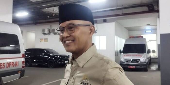 Wakil Ketua Komisi I DPR RI Sukamta di kompleks parlemen, Jakarta. FOTO : ANTARA/Bagus Ahmad Rizaldi
