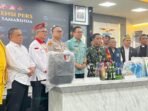 Wali kota Samarinda, Andi Harun, saat menghadiri konferensi pers di Polresta Samarinda, pada Senin (1/9/2025). Foto: BorneoFlash/Nur Ainunnisa