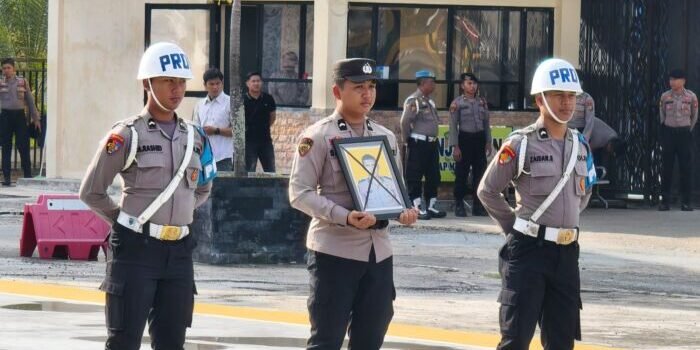 Tegas dan Tanpa Toleransi, Kapolresta Balikpapan Pimpin Langsung Upacara PTDH terhadap Anggota Tak Berdedikasi. Foto: HO/Humas Polresta Balikpapan