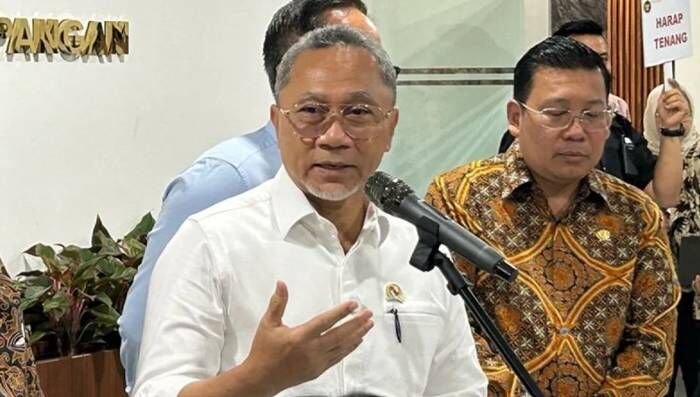 Arsip foto - Menteri Koordinator Bidang Pangan (Menko Pangan) Zulkifli Hasan usai Rapat Koordinasi Perubahan Neraca Perdagangan di kantor Kemenko Pangan, Jakarta, Jumat (16/5/2025). FOTO : ANTARA/Maria Cicilia Galuh/aa.