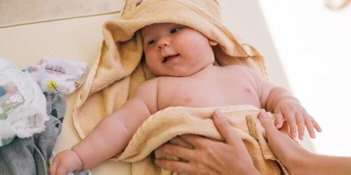 Ilustrasi. Dokter Ingatkan Risiko Bedak Bagi Bayi: Iritasi dan Gangguan Pernapasan. Foto: Pexels