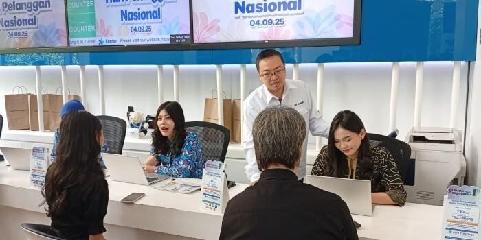 Rayakan Hari Pelanggan Nasional 2025, XLSMART hadir dengan berbagai program spesial. Mulai dari diskon tagihan 50% untuk pelanggan XL Prioritas, tukar Poin dengan kuota aplikasi favorit buat pelanggan XL Prabayar, hingga hadiah langsung dan voucher menarik buat pelanggan Smartfren. Foto: HO/XLSMART