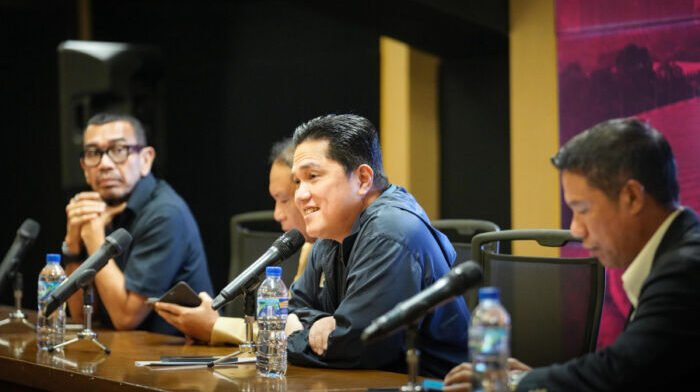 Ketua Umum PSSI, Erick Thohir saat memimpin rapat Komite Eksekutif yang digelar di Surabaya, Jawa Timur. Foto: HO/pssi.org