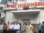 Menteri Koordinator bidang Perekonomian Airlangga Hartarto mengumumkan paket stimulus ekonomi di Kantor Pos Indonesia, Menteng, Jakarta, Jumat (17/10/2025). ANTARA/Mentari Dwi Gayati