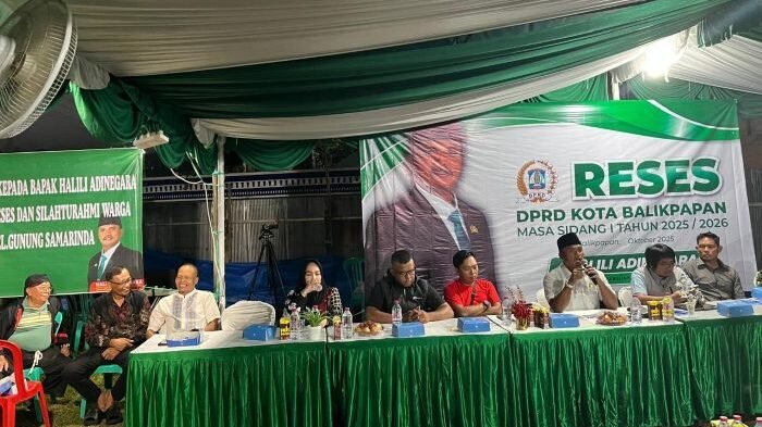 Anggota DPRD Kota Balikpapan dari PKB, Halili Adinegara, Anggota DPRD Kota Balikpapan dari PKB, Halili Adinegara, melaksanakan kegiatan reses masa sidang III tahun 2025 di lingkungan RT 28 Kelurahan Gunung Samarinda, Kecamatan Balikpapan Utara, pada Minggu malam (19/10/2025). Foto: BorneoFlash/Ardian