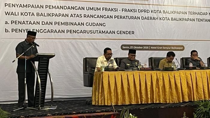Anggota Fraksi PKS–PPP DPRD Kota Balikpapan, Japar Sidik dalam Rapat Paripurna ke-3 Masa Sidang I Tahun 2025/2026, Senin (27/10/2025), di Grand Senyiur Hotel Balikpapan. Foto: BorneoFlash/Ardian