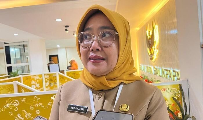 Asisten III Bidang Administrasi Umum Setda Balikpapan, dr. Andi Sri Juliarty. Asisten III Bidang Administrasi Umum Setda Balikpapan, dr. Andi Sri Juliarty. Foto: BorneoFlash/Ardian