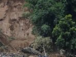Arsip foto - Bencana longsor di sekitar objek wisata dan sumber mata air Cipondok yang menjadi sumber mata air perusahaan air minum kemasan di Desa Pasanggrahan, Kecamatan Kasomalang, Subang, Jawa Barat, Senin (8/1/2024). FOTO : ANTARA/Novrian Arbi/YU/aa. Arsip foto - Bencana longsor di sekitar objek wisata dan sumber mata air Cipondok yang menjadi sumber mata air perusahaan air minum kemasan di Desa Pasanggrahan, Kecamatan Kasomalang, Subang, Jawa Barat, Senin (8/1/2024). FOTO : ANTARA/Novrian Arbi/YU/aa.