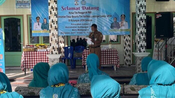 Camat Balikpapan Timur, Mustamin saat kegiatan verifikasi lapangan lomba UP2K di Kelurahan Lamaru, pada Senin (13/10/2025). Foto: BorneoFlash/Niken Sulastri