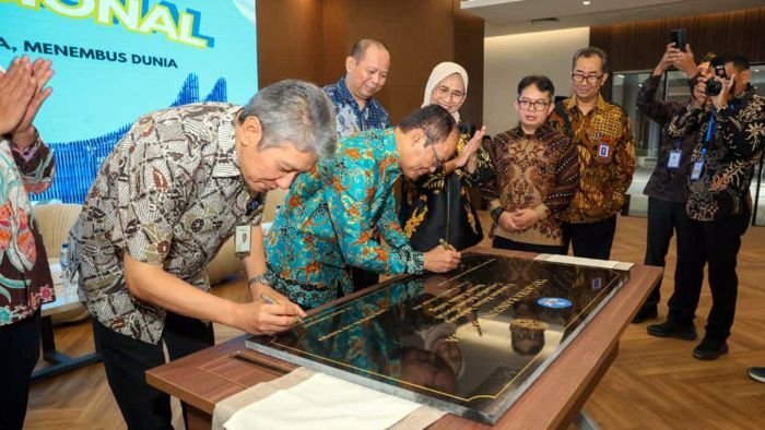 Dalam rangka Bulan Bahasa Nasional, Otorita IKN menjadi tuan rumah Seminar Nasional Kebahasaan yang mengusung tema “Mendaulatkan Bahasa, Merajut Bangsa, Menembus Dunia” pada Jumat (14/10/2025). Foto: HO/Humas Otorita IKN