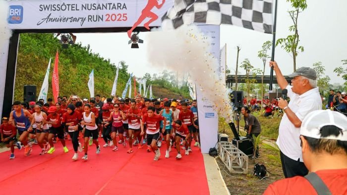 Geliat para peserta Swissôtel Nusantara Anniversary Run 2025 dalam mengarungi rute sejauh 8 km di Kawasan Inti Pusat Pemerintahan (KIPP) IKN, Nusantara. Foto: HO/Humas Otorita IKN