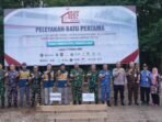 Pangdam VI/Mulawarman Mayjen TNI Rudi Rahmat Nugraha, S.I.P., M.Sc. hadir langsung di kegiatan Ground Breaking Koperasi Merah Putih bertema “Bangun Koperasi Desa, Indonesia Jaya” yang digelar di Komplek Perumahan Graha Indah, Balikpapan Utara, Jumat (17/10/2025). Foto: HO/Pendam VI/Mlw