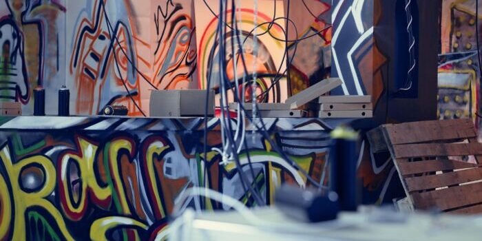 Anarki dalam Warna Aslinya: Sebuah Telaah Kritis