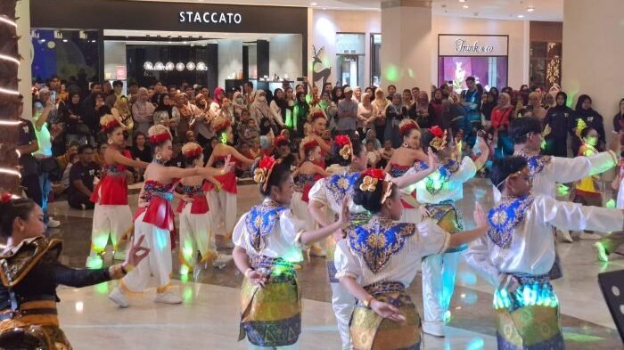 Indonesia Menari 2025 di Kota Balikpapan berlangsung di Atrium Pentacity Mall Balikpapan, pada Minggu (12/10/2025). Foto: BorneoFlash.com/Niken Sulastri