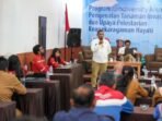 KPB menggelar kegiatan sosialisasi pengenalan tanaman invasif dan upaya menjaga keanekaragaman hayati di kawasan Petung, Kabupaten PPU, Selasa (23/9/2025). Foto: HO/KPB