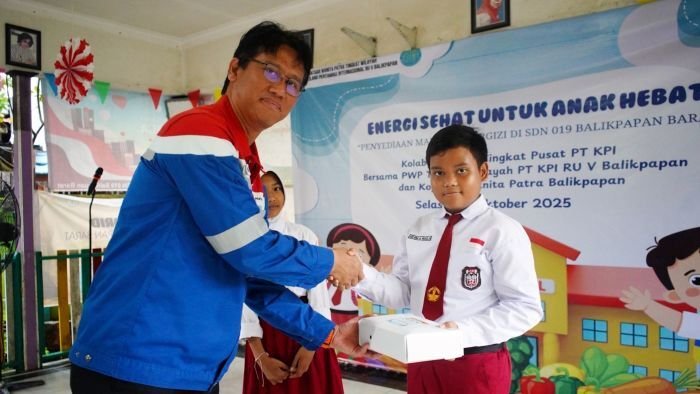 KPI Unit Balikpapan dalam mendukung tumbuh kembang generasi muda KPI Unit Balikpapan dalam mendukung tumbuh kembang generasi muda, melalui kegiatan sosial bertajuk Pemberian Makanan Tambahan (PMT).  Foto: HO/KPI Unit Balikpapan