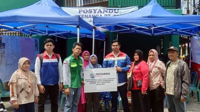 KPI Unit Balikpapan menyalurkan berbagai bantuan bagi warga terdampak kebakaran di Kelurahan Baru Ilir KPI Unit Balikpapan menyalurkan berbagai bantuan bagi warga terdampak kebakaran di Kelurahan Baru Ilir, Kecamatan Balikpapan Barat, pada Selasa (28/10/2025). Foto: HO/KPI Unit Balikpapan