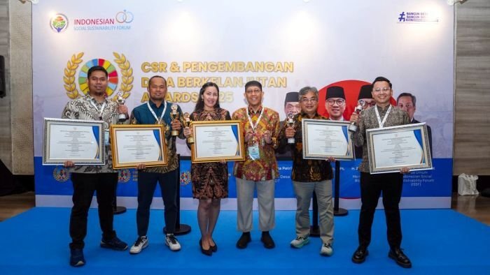 KPI Unit Balikpapan meraih predikat Silver dalam ajang CSR & Pengembangan Desa Berkelanjutan (PDB) Awards 2025 yang digelar Kemendes PDTT RI di Ballroom Hotel Bidakara, Jakarta. Foto: HO/KPI Unit Balikpapan