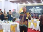 Kabid Humas Polda Kaltim Kombes Pol Yuliyanto, S.I.K., M.Sc., dalam ajang Penganugerahan Keterbukaan Informasi Badan Publik Kaltim Tahun 2025 yang digelar oleh Komisi Informasi Provinsi Kalimantan Timur, di Gedung Pendopo Odah Etam Kota Samarinda, pada Jumat malam (03/10/2025). Foto: HO/Humas Polda Kaltim